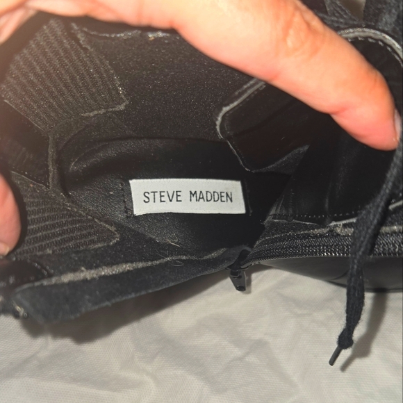 Used Women's Black Lace-Up Ankle Boots - Picture 7 of 8